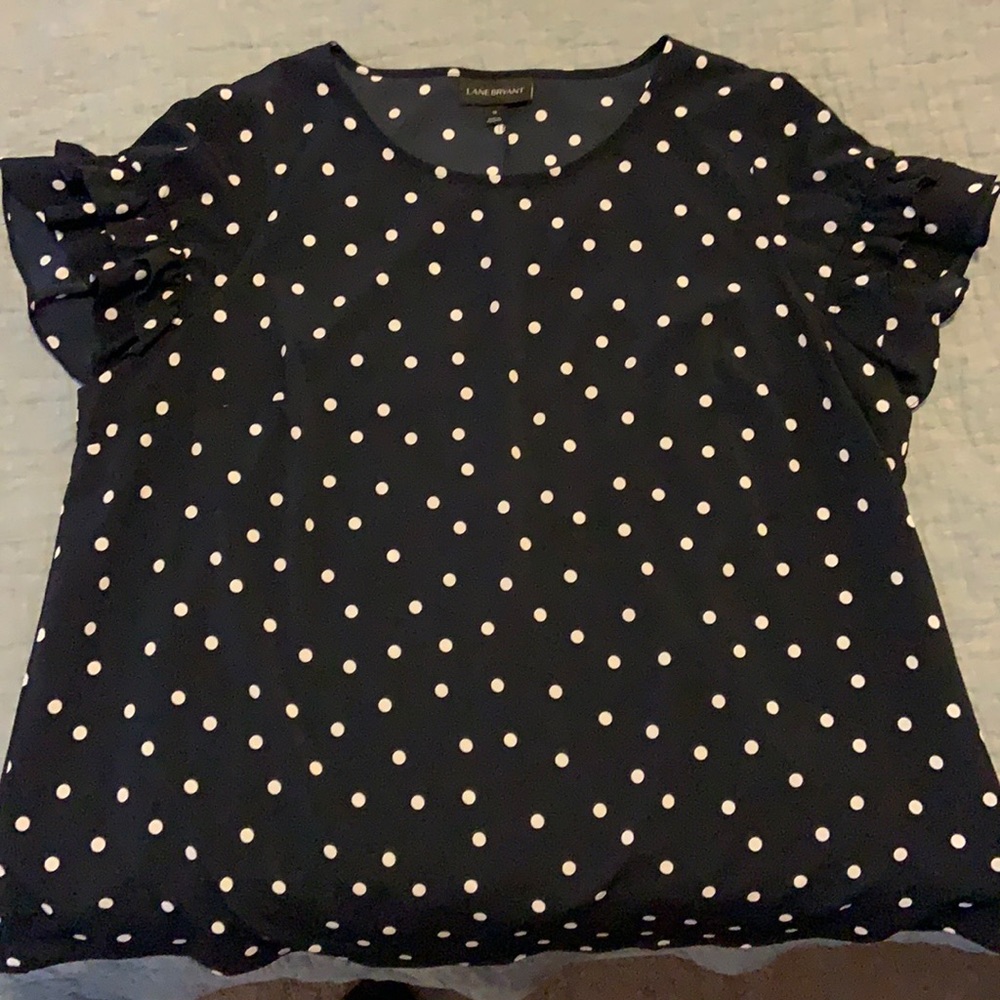 Adorable black n white polka’d blouse